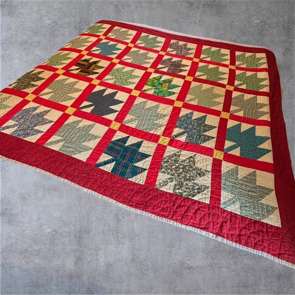 Vintage Handmade Maple Leaf Quilt 82x68 Red Green Cream Patchwork